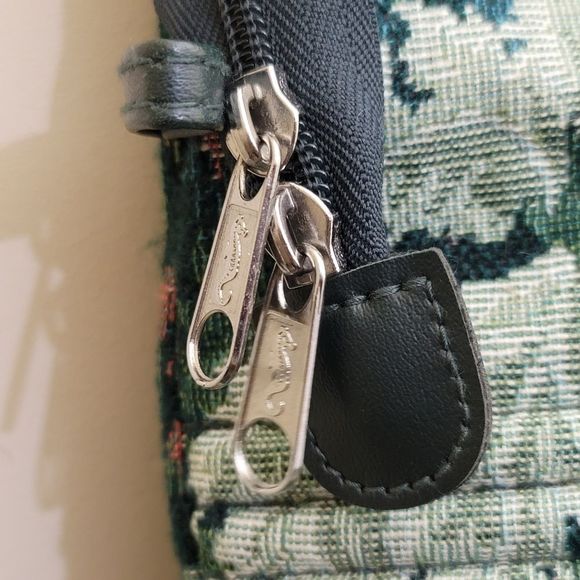 Vintage 1980s ATLANTIC Floral Tapestry Travel Zippered Shopping Tote Bag, Green - Picture 9 of 16